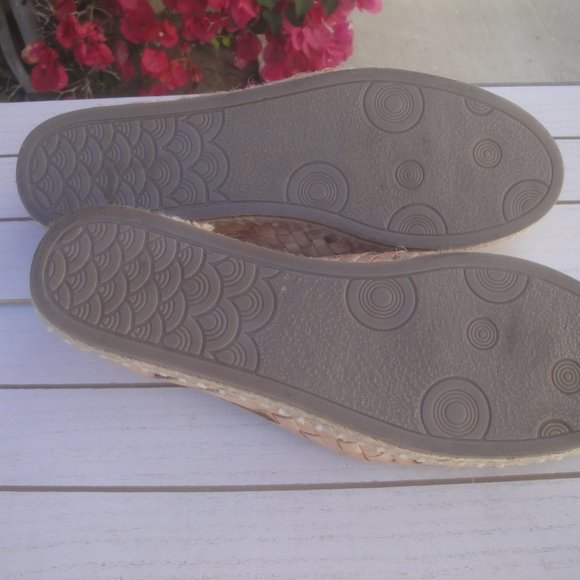 Leather Huarache Style Shoes--Espadrille heels--2 pink leather tassels Size 5 - Picture 5 of 7